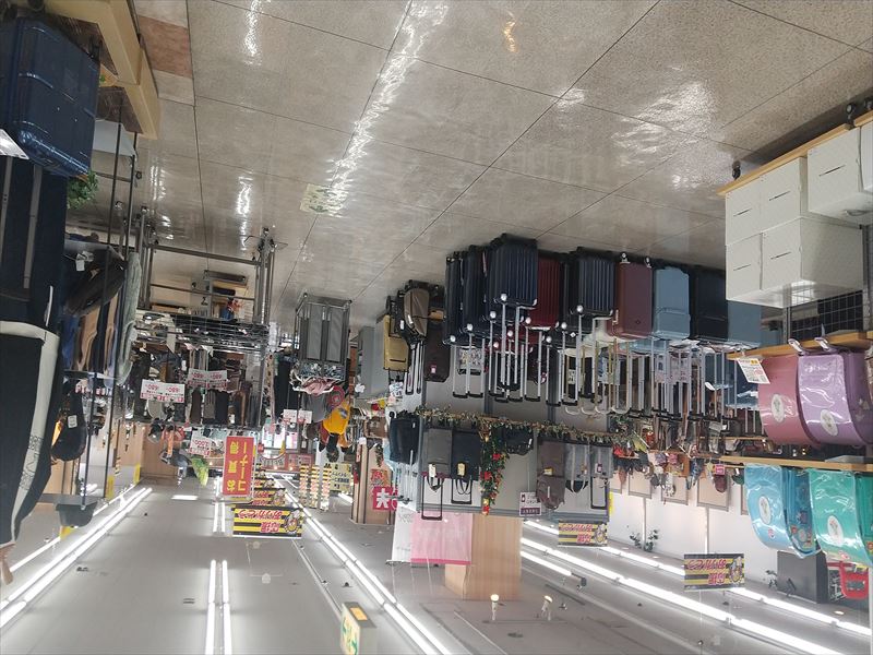 かばん 売り場