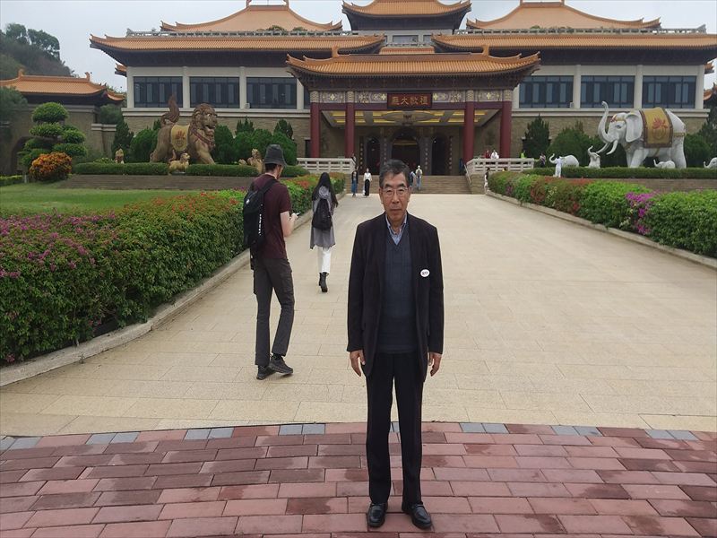 28日 仏光山 正面