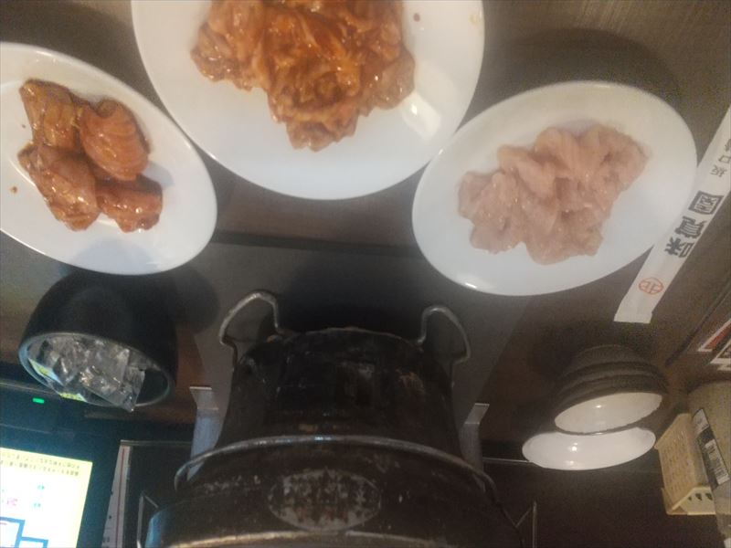 味覚園正門前