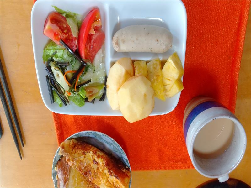 19日 朝食・ソーセージ